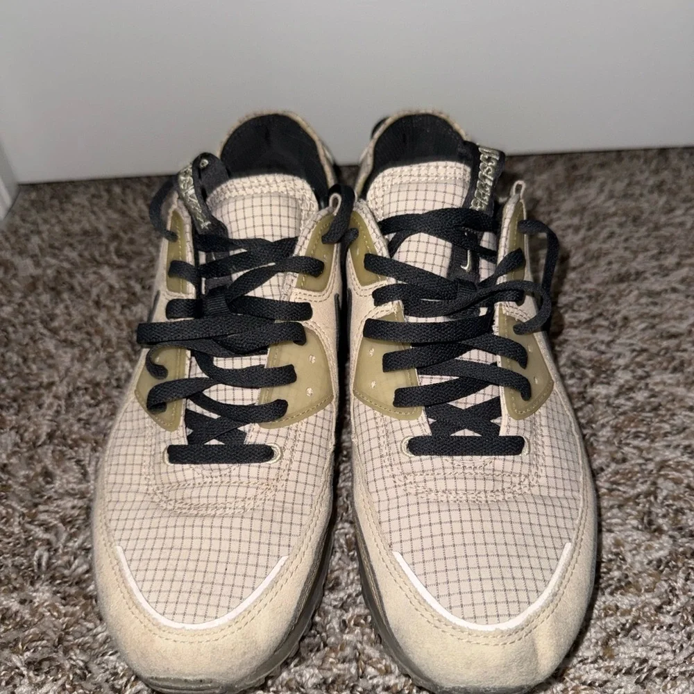 Nike Men's Tan Black Sneakers